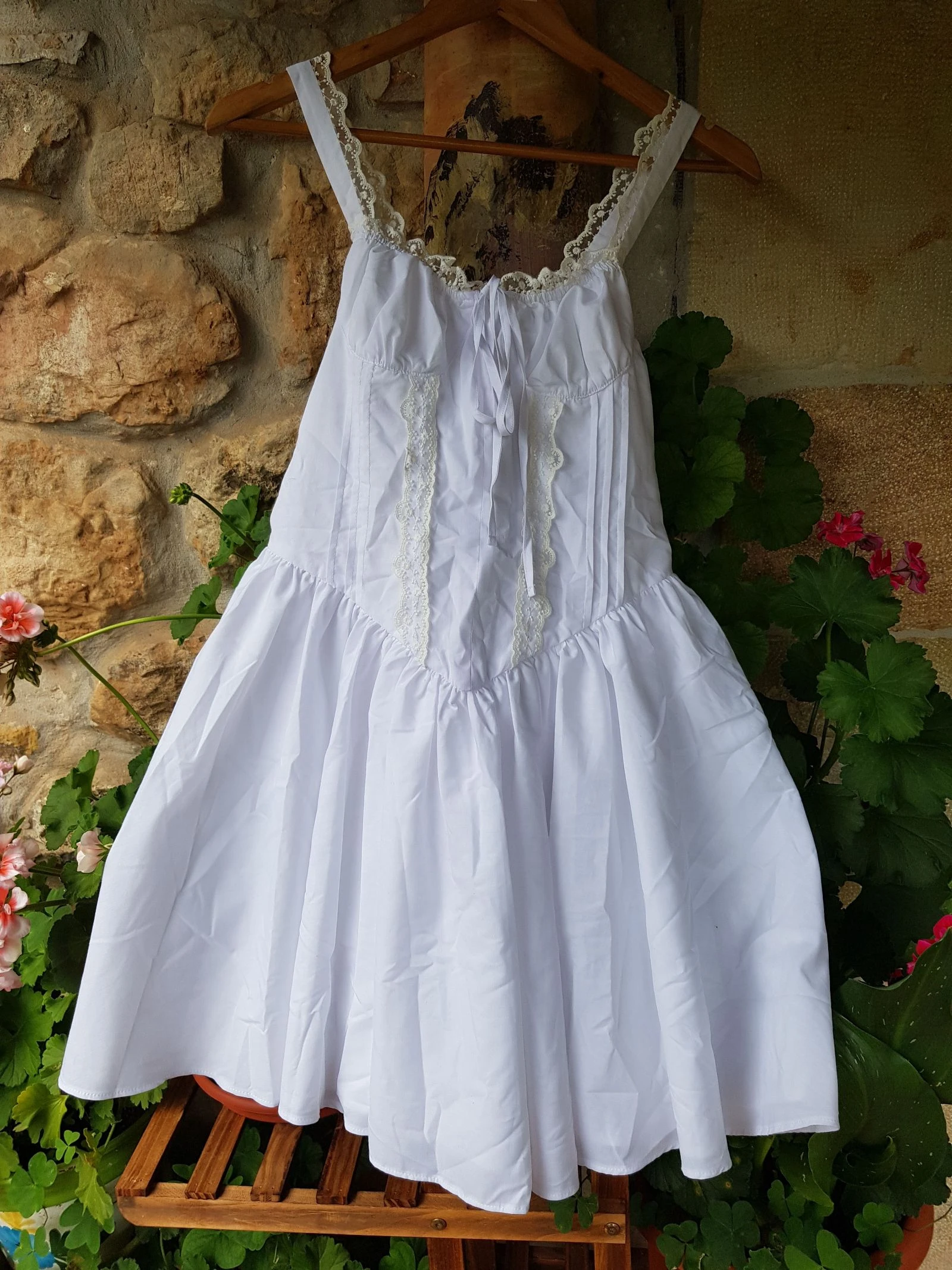 Vestido mini branco corsetizado de renda Miss Selfridge – photo 2